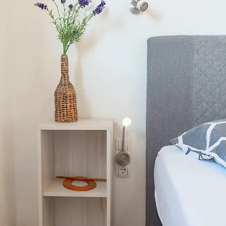 Lucy Apartment *